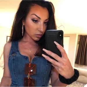 Meet your Posher, Jac kie